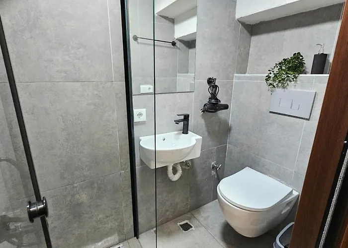 Mahzen Hotell 3*